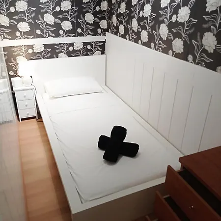 Two Private Available In The Center Metro L5 & L1 Guest house