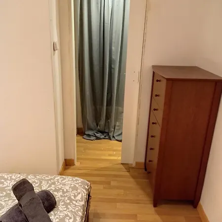 Two Private Available In The Center Metro L5 & L1 Guest house Barcelona