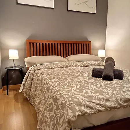 Guest house Private Doble & Single In The Center Metro L5 & L1 Mallorca Street Barcelona